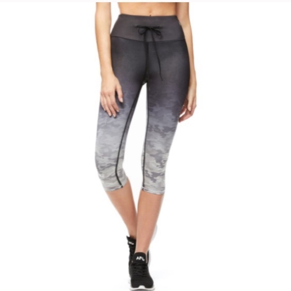 Good American High Waist Ombre Leggings